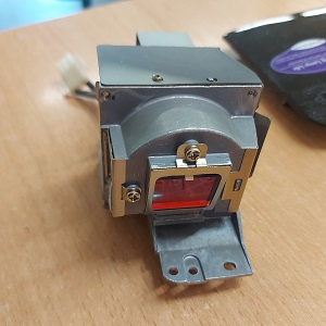 Serwis komputerowy Kalisz - lampa do projektora